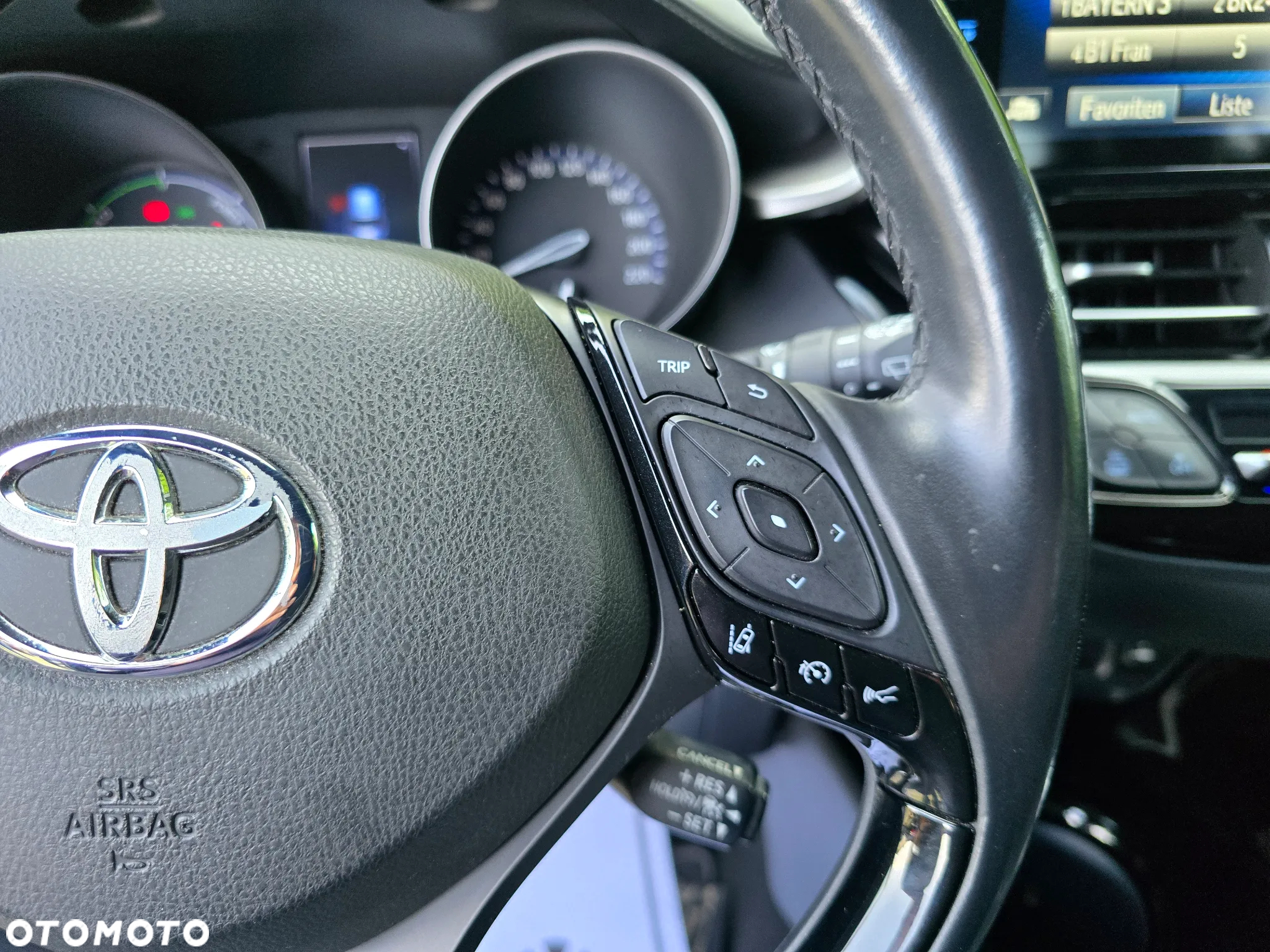 Toyota C-HR 1.8 Hybrid Team Deutschland - 33