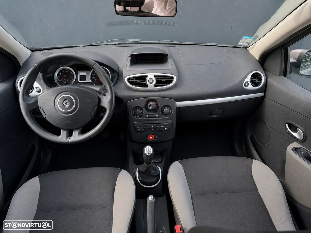 Renault Clio Break 1.2 16V Confort 130g - 8