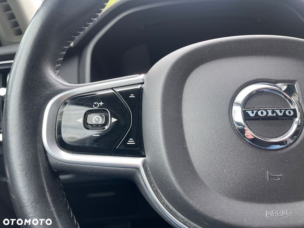Volvo V90 D4 Momentum - 20