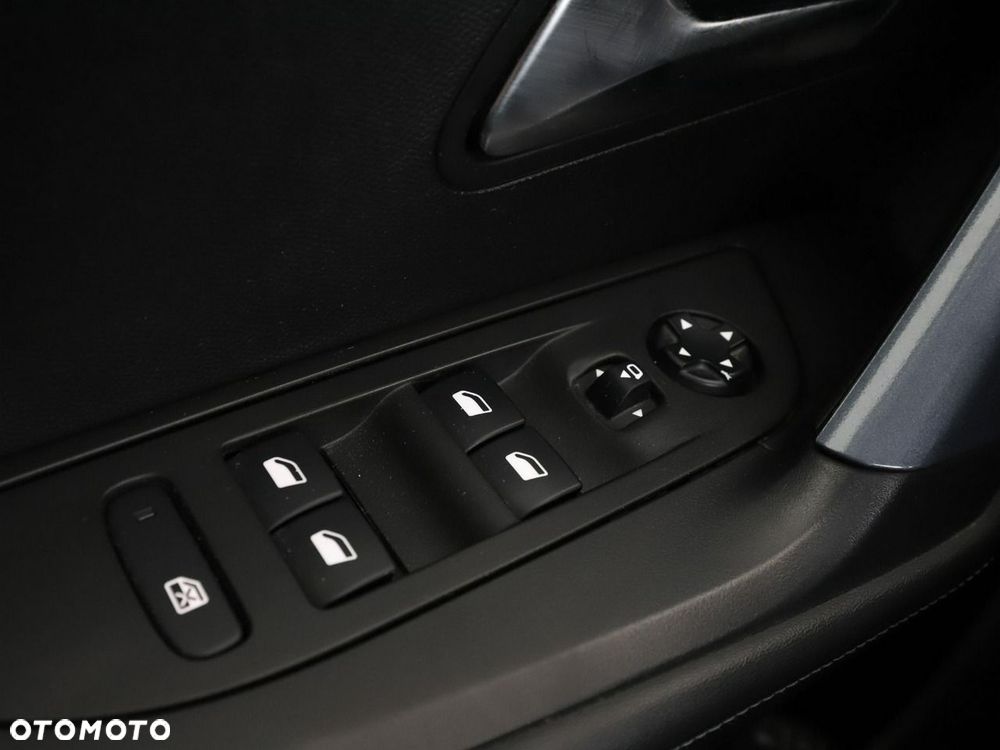 Peugeot 3008 1.5 BlueHDi Allure S&S EAT8 - 38