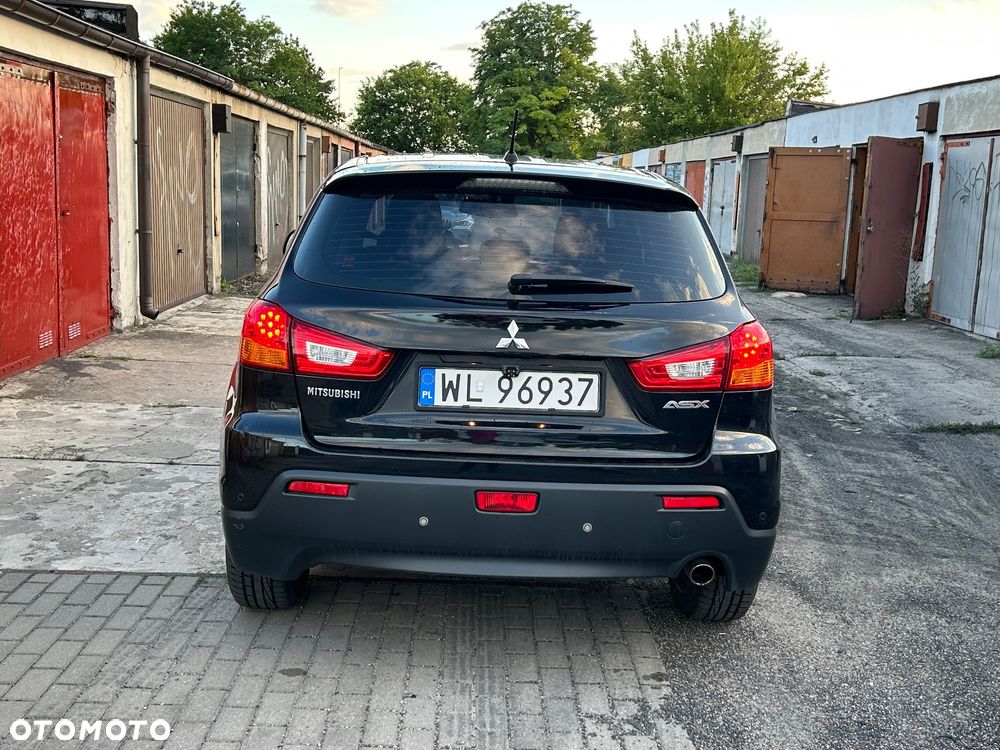 Mitsubishi ASX - 10