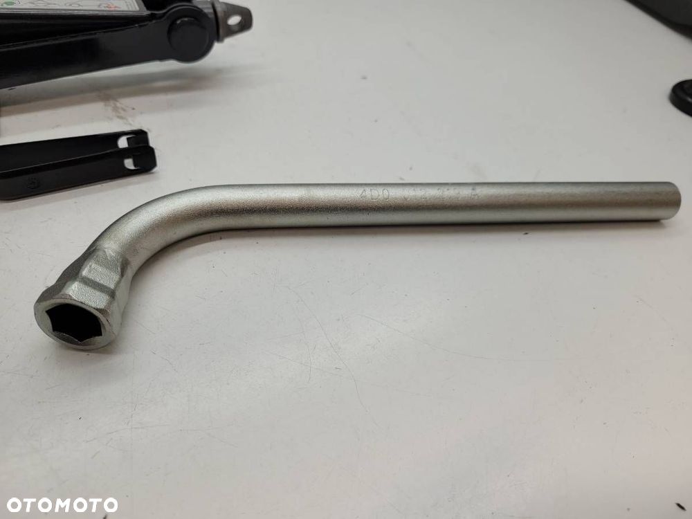 ZESTAW NAPRAWCZY KOŁA LEWAREK KLUCZ UCHO KOMPLET LEON IV KOMBI 5F9012109B - 4
