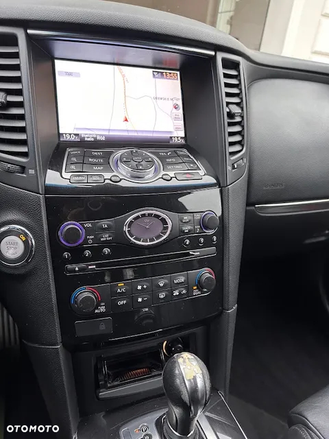 Infiniti FX - 26