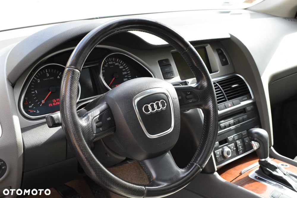 Audi Q7 - 7