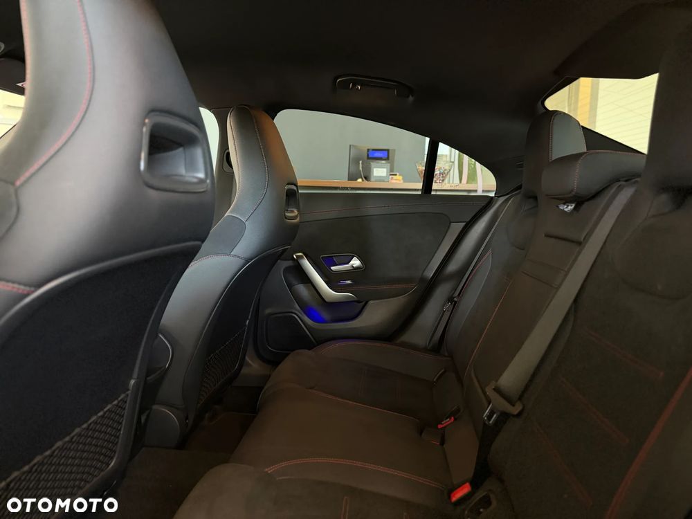 Mercedes-Benz CLA 200 AMG Line 7G-DCT - 13