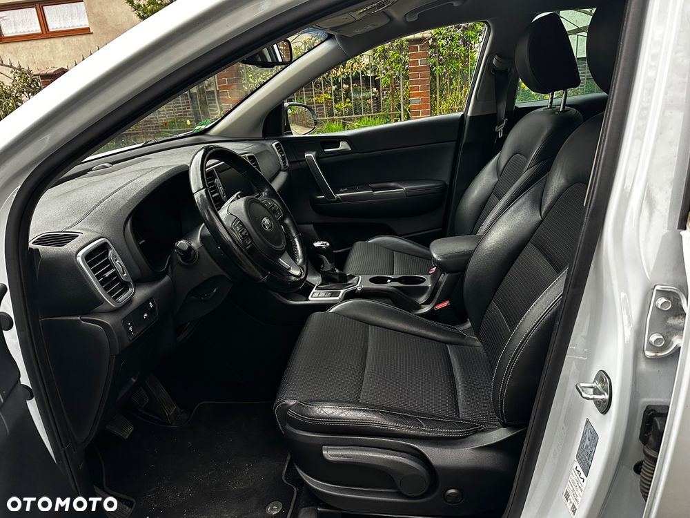 Kia Sportage 1.7 CRDI 2WD Dream-Team Edition - 9