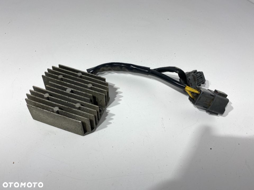 Regulator napięcia Kymco X TOWN 125 14-20r. - 1