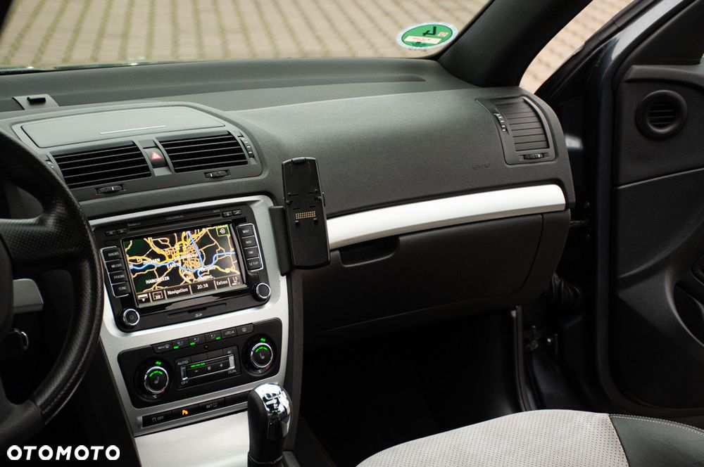 Skoda Octavia 2.0 TDI DPF RS - 28