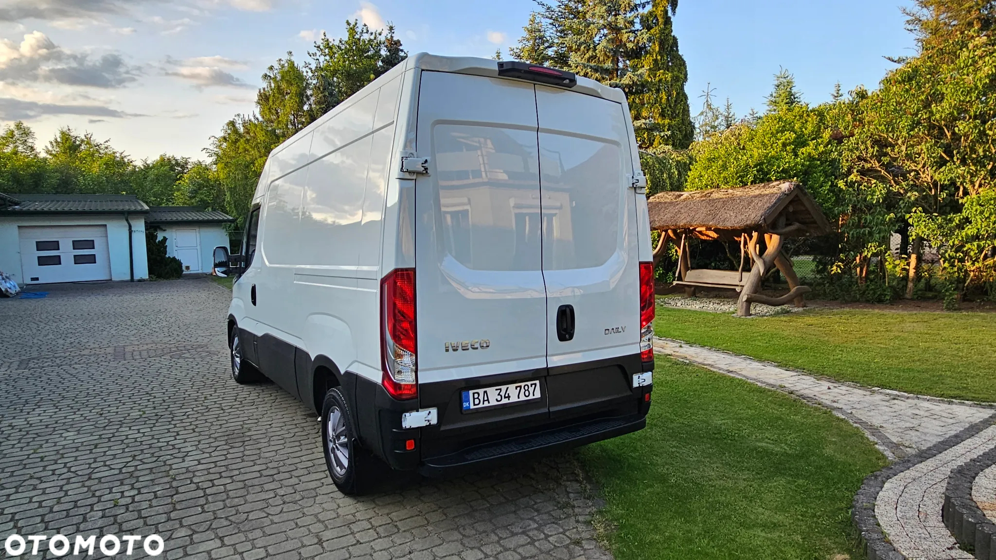 Iveco Daily 35S17 3,0D HI-MATIC - 8