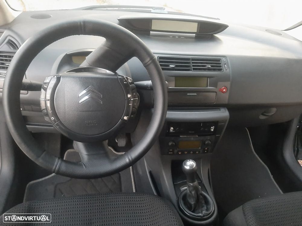 Citroen C4 2005 photo 4