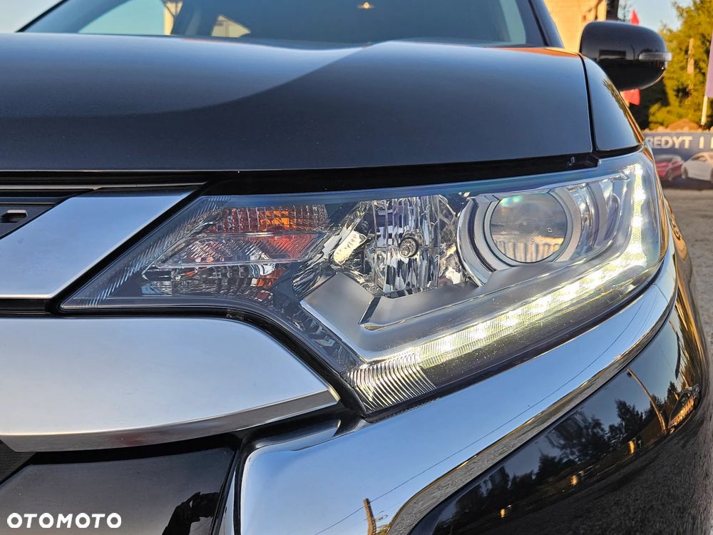 Mitsubishi Outlander 2.0 Instyle Navi CVT - 14