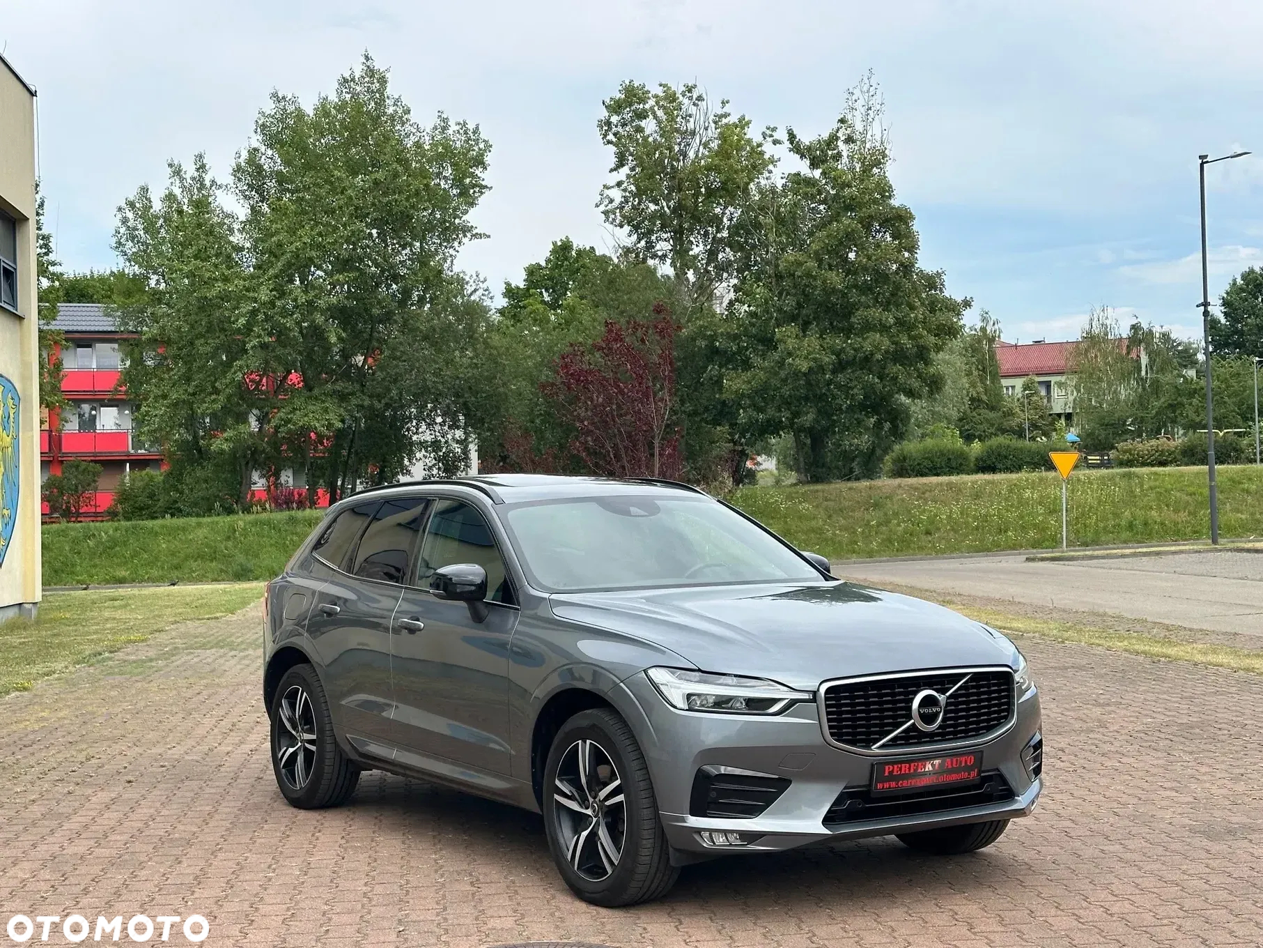 Volvo XC 60 D4 R-Design - 17