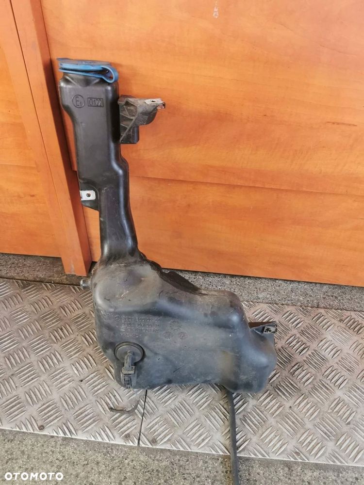 MERCEDES W204 ZBIORNICZEK SPRYSKIWACZY A2048600260 - 2