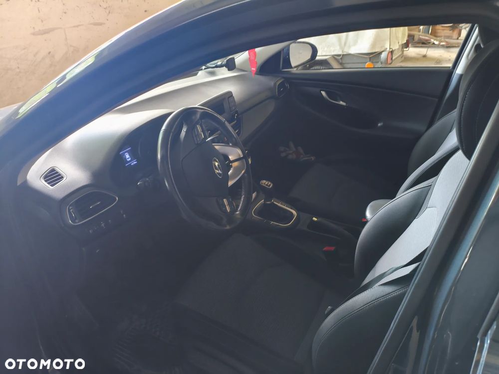 Hyundai i30 1.5 DPI Classic + - 2
