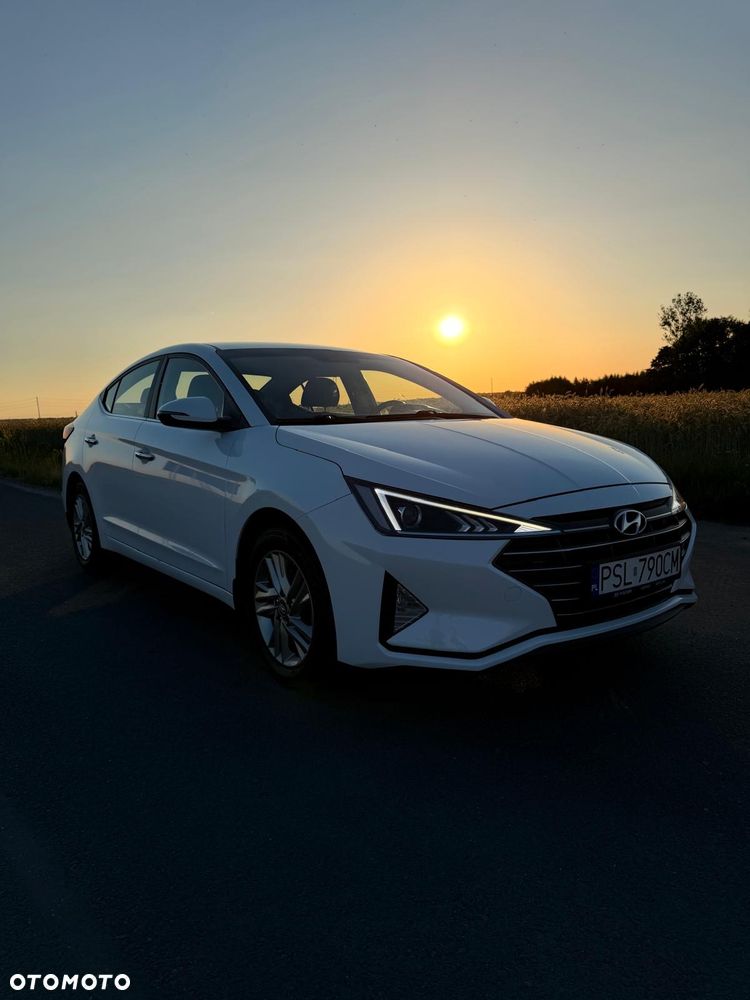 Hyundai Elantra 1.6 Style - 1