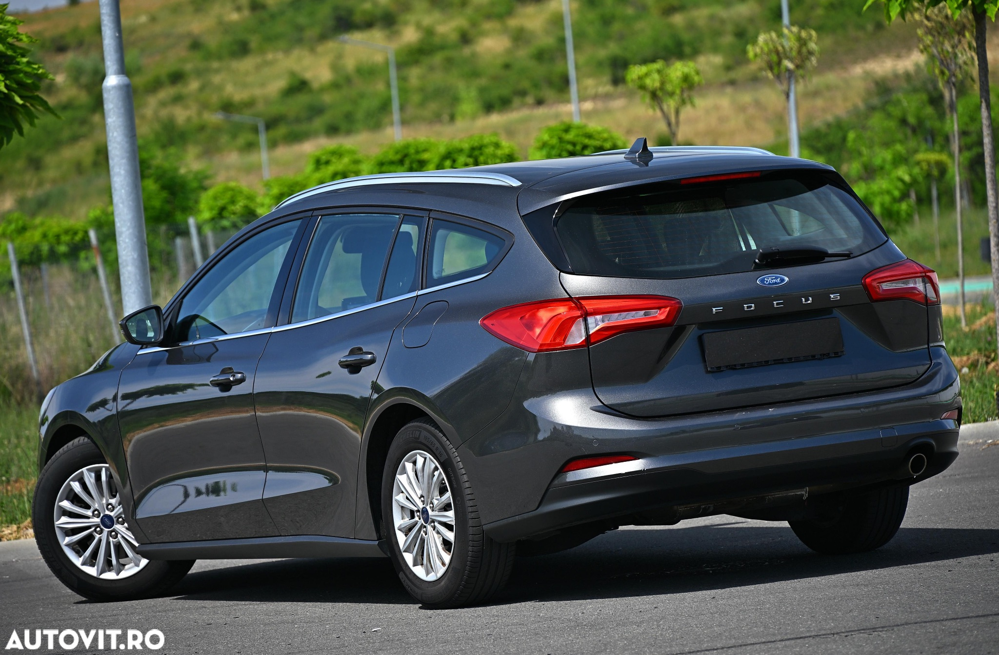 Ford Focus Turnier 1.5 EcoBlue Start-Stopp-System Aut. TITANIUM - 9