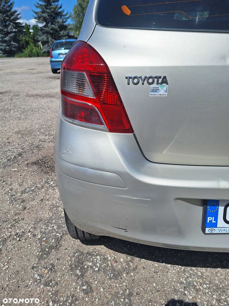 Toyota Yaris - 4
