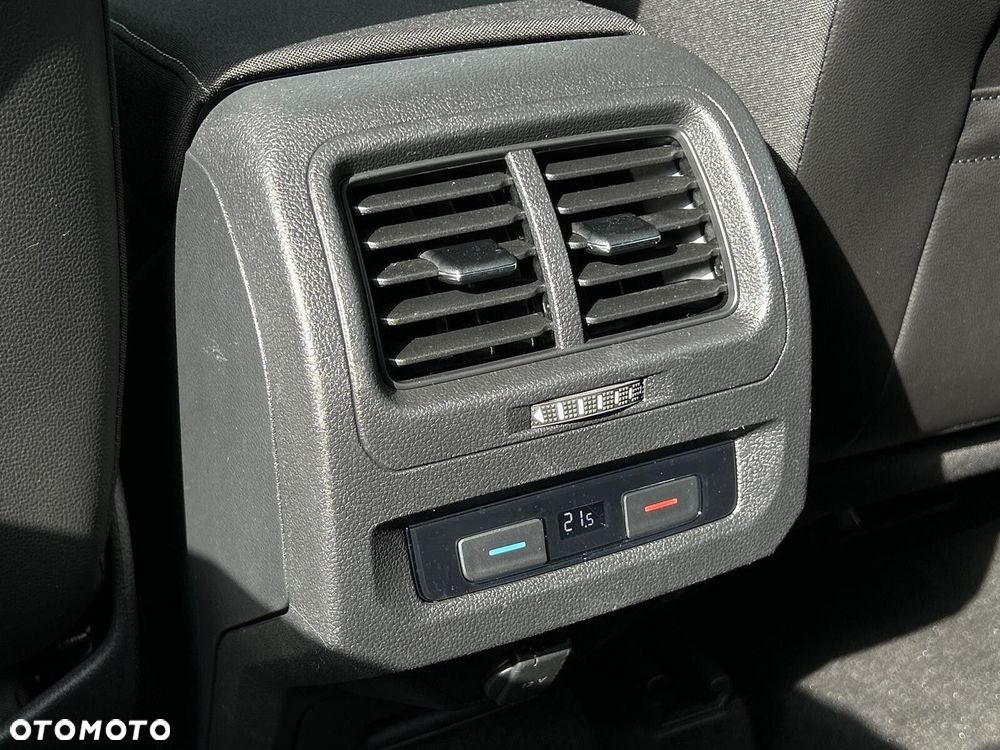 Volkswagen Touran 1.5 TSI EVO Comfortline - 32