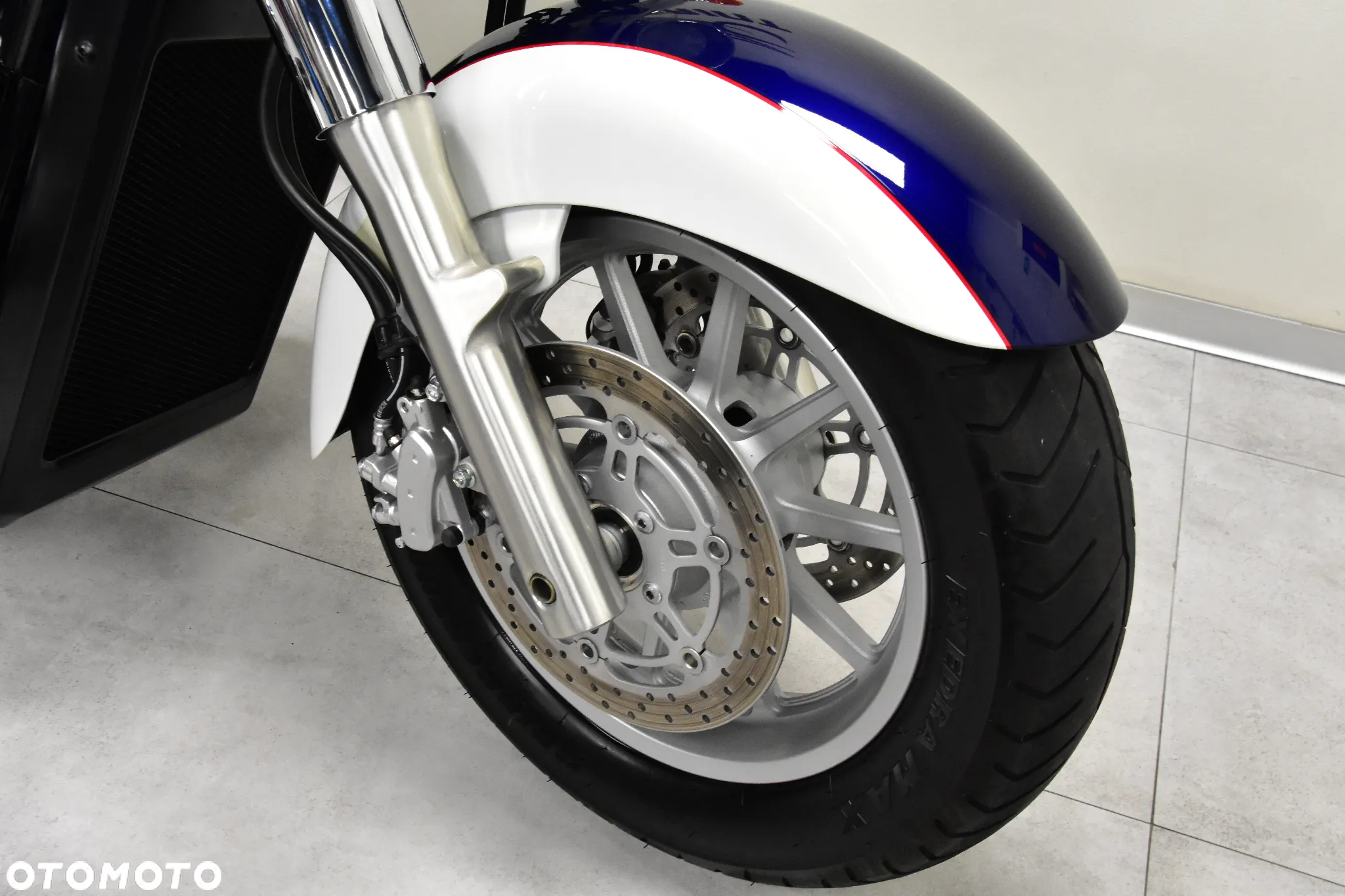 Suzuki Intruder - 25