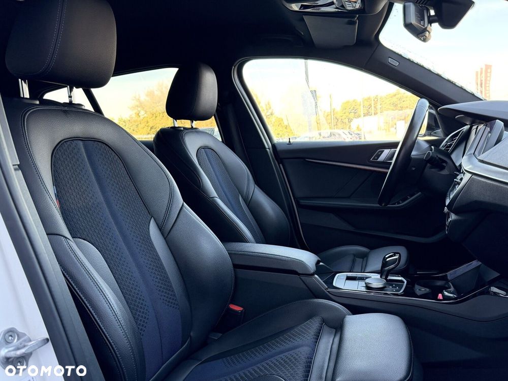 BMW Seria 1 118i M Sport - 30