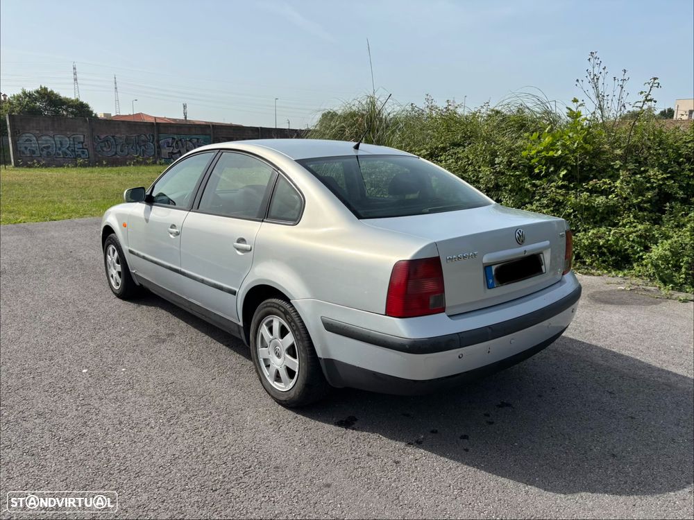 VW Passat 1.9 TDi Confortline Top - 4