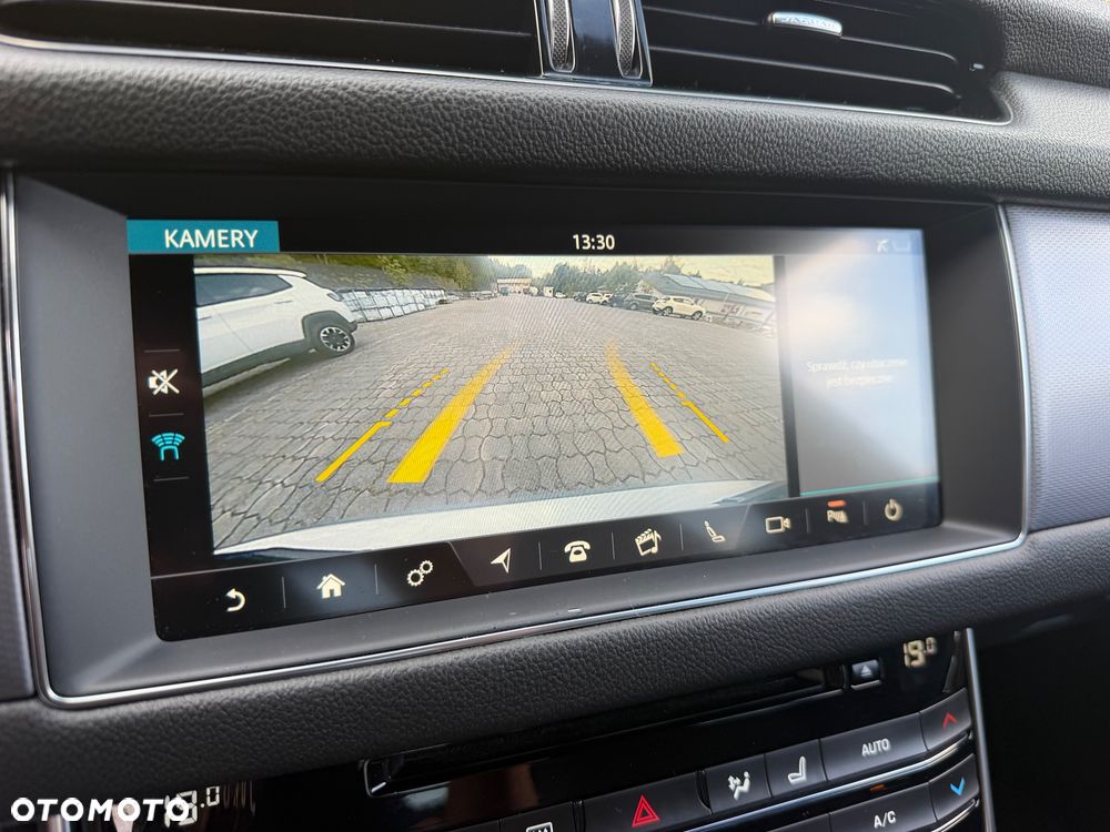 Jaguar XF 30t AWD 300 Sport - 21