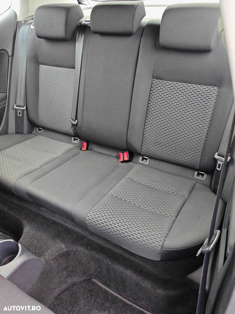 Volkswagen Golf - 13
