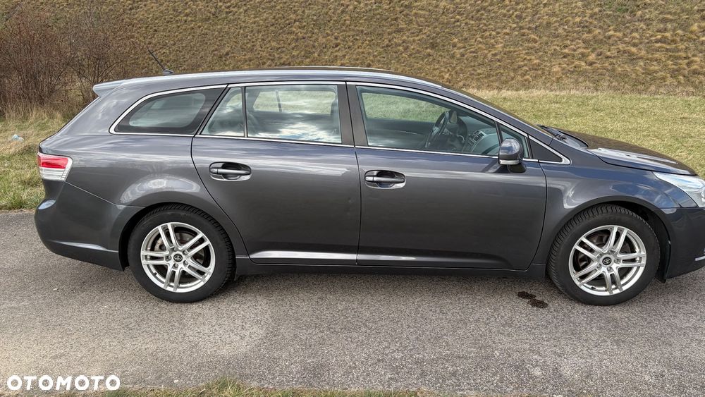 Toyota Avensis 2.0 Executive - 6