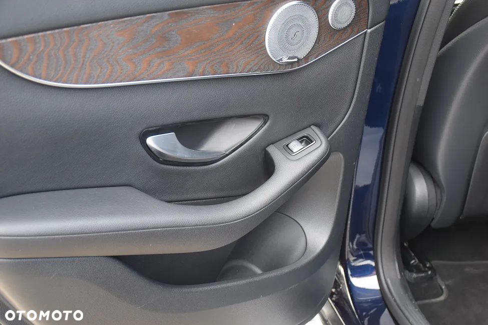 Mercedes-Benz GLC 300 4Matic 9G-TRONIC AMG Line - 37