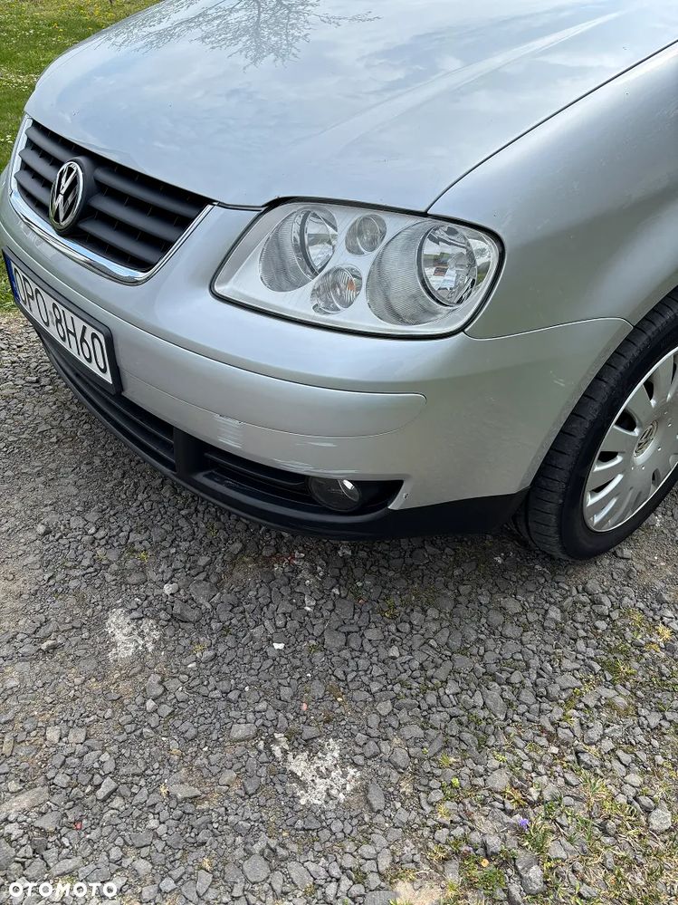 Volkswagen Touran 2.0 TDI Highline - 10
