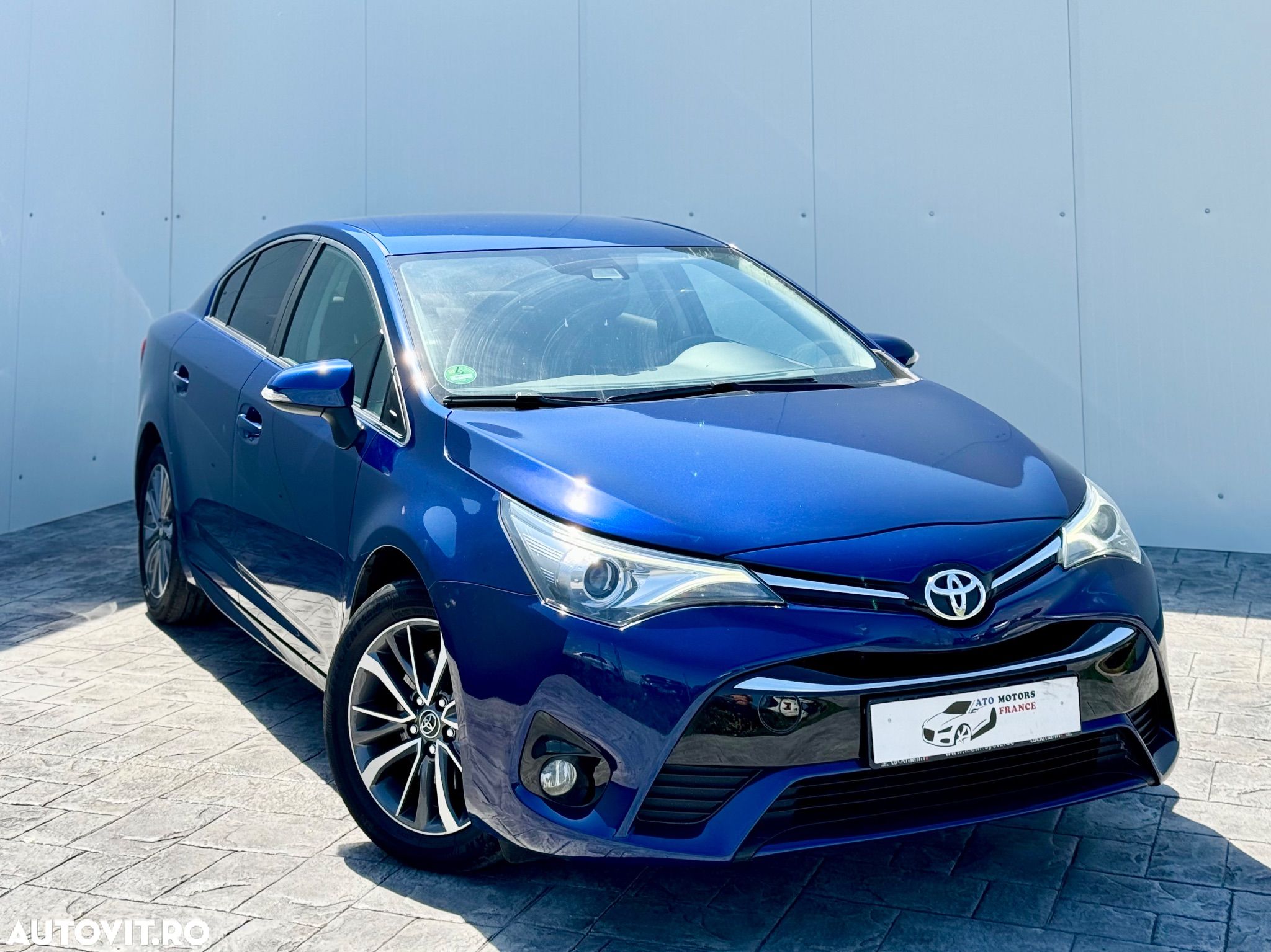 Toyota Avensis 2.0 D-4D Executive - 1