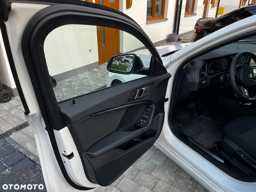 BMW Seria 1 118i - 23