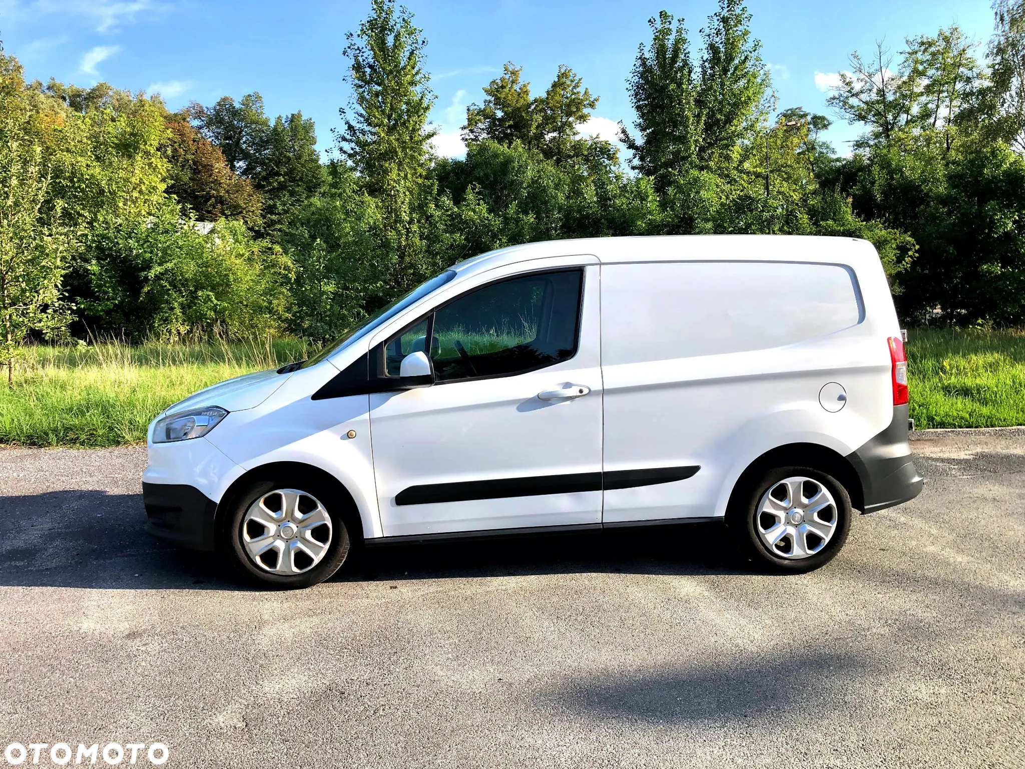 Ford COURIER - 21