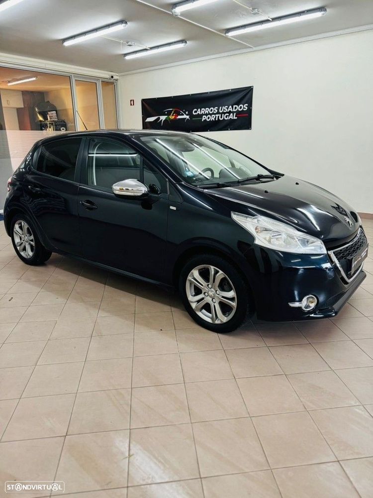 Peugeot 208 1.2 VTi SE Style - 4