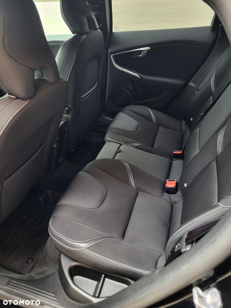 Volvo V40 D3 Geartronic Momentum - 12