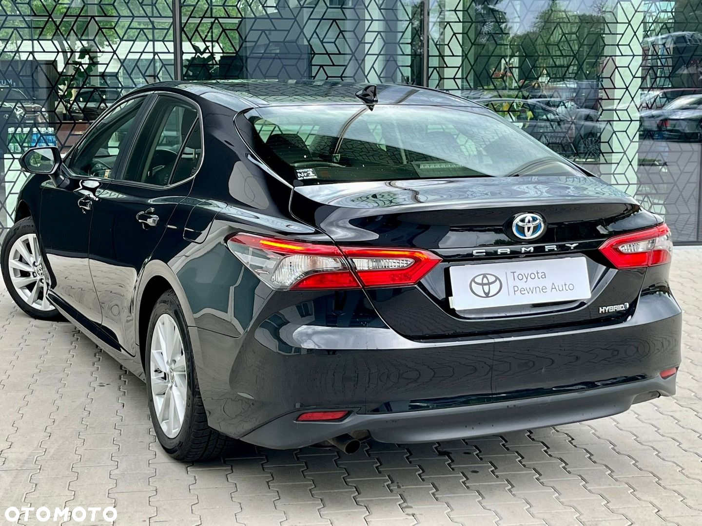Toyota Camry - 11