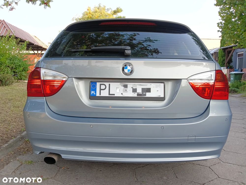 BMW Seria 3 320i - 5