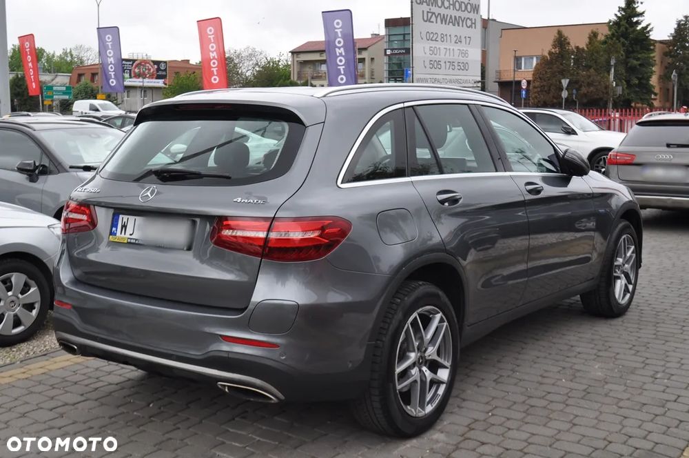 Mercedes-Benz GLC 350 e 4Matic 7G-TRONIC AMG Line - 9