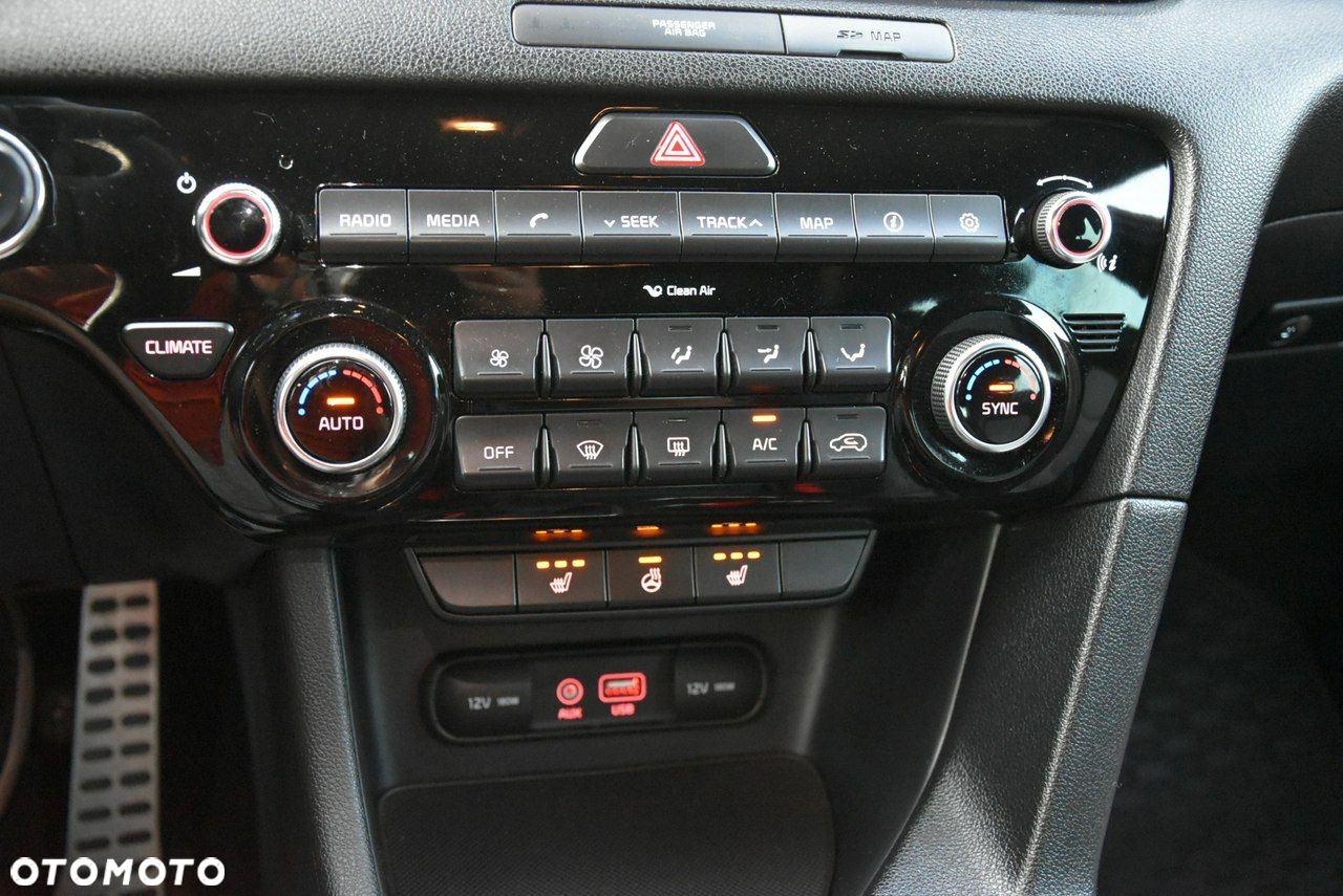 Kia Sportage 1.6 T-GDI AWD DCT GT LINE - 33