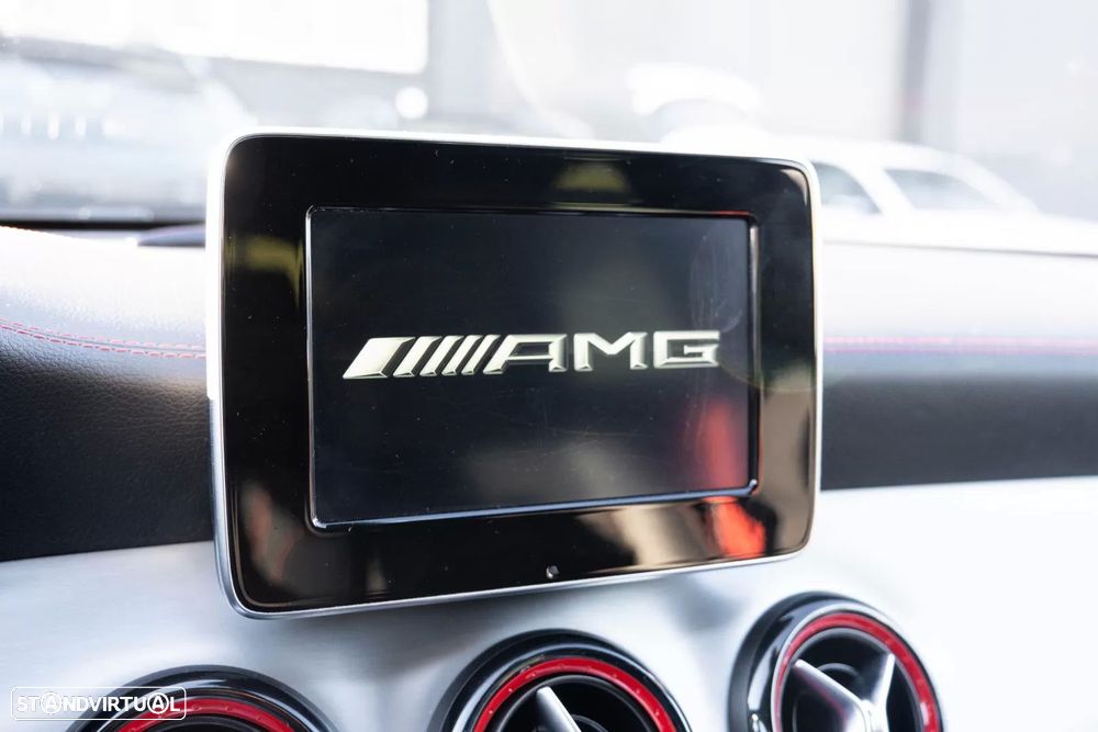 Mercedes-Benz CLA 45 AMG 4-Matic - 22