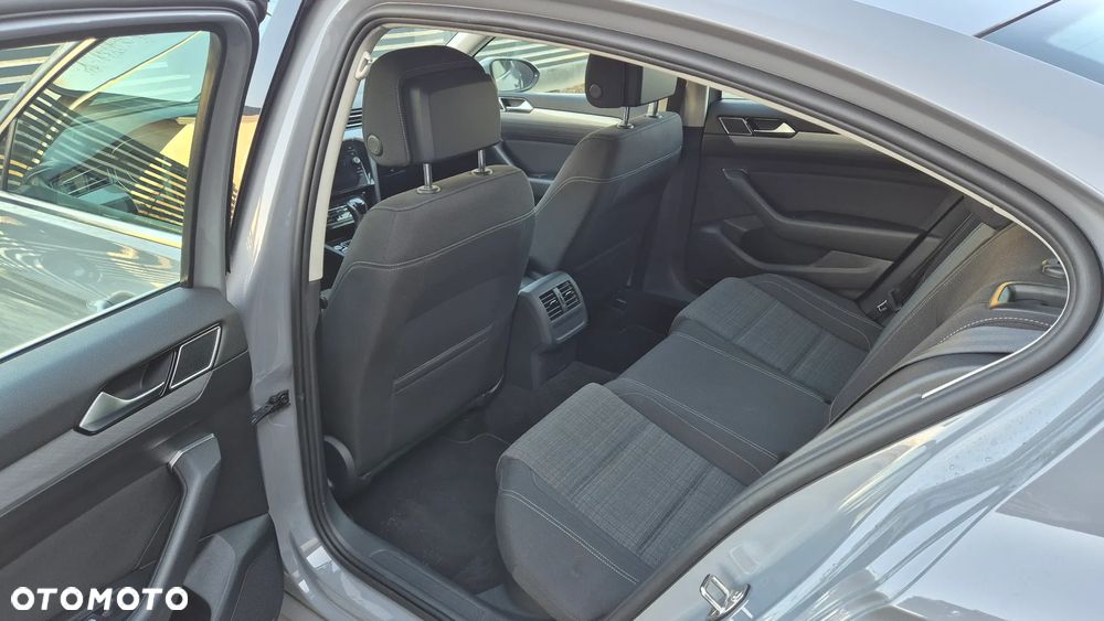 Volkswagen Passat 1.5 TSI EVO Business - 15