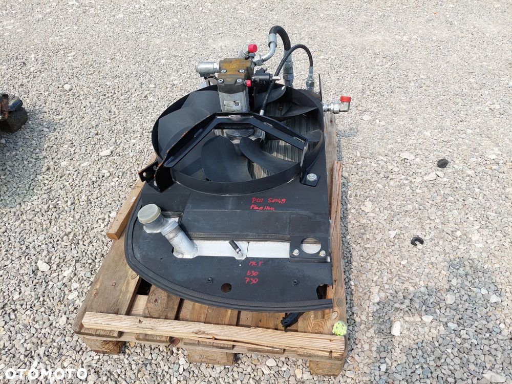 [12][61×94] Chłodnica cieczy oleju wody zespół chłodnic intercooler Manitou MLT 630, 730 [PGI 51149] - 1