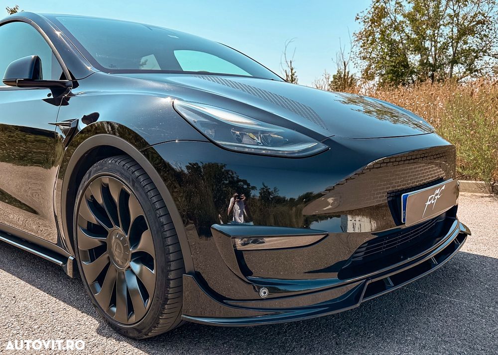 Tesla Model Y AWD Performance - 5