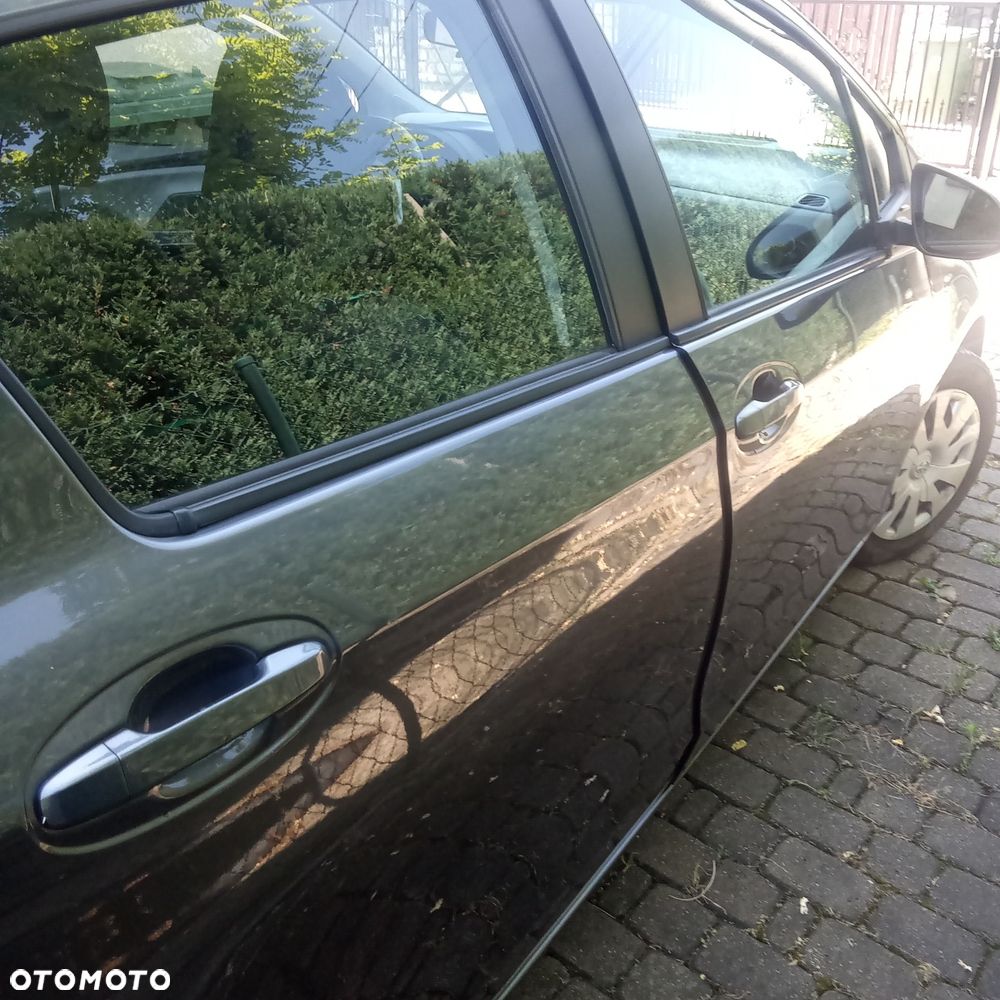 Toyota Yaris - 3