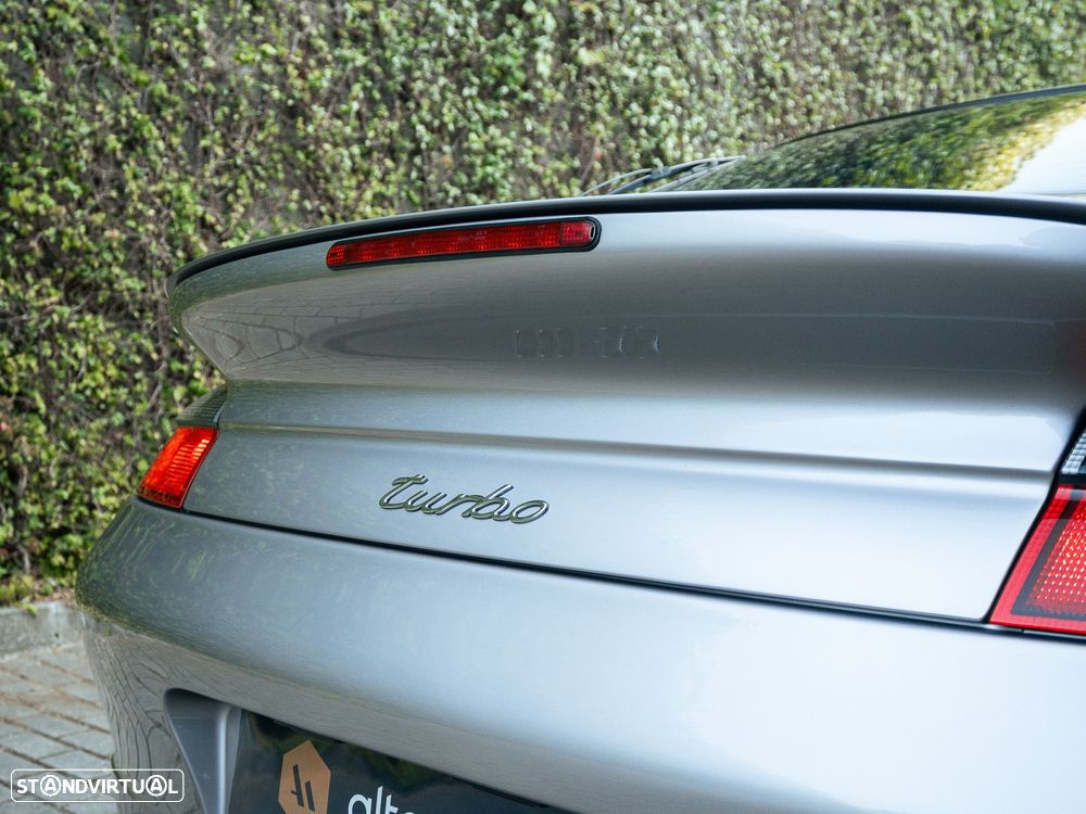 Porsche 911 Turbo — fotografia 15