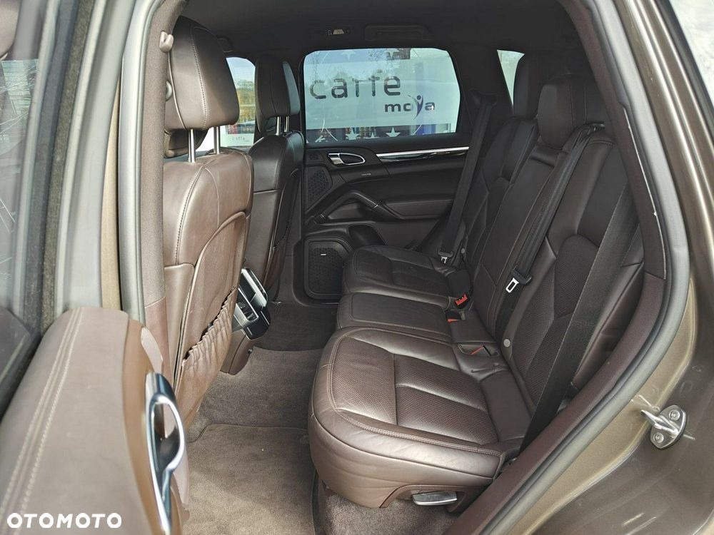 Porsche Cayenne - 14