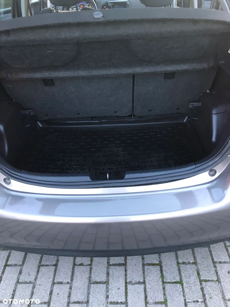 Toyota Yaris Hybrid 100 Selection Passion - 18