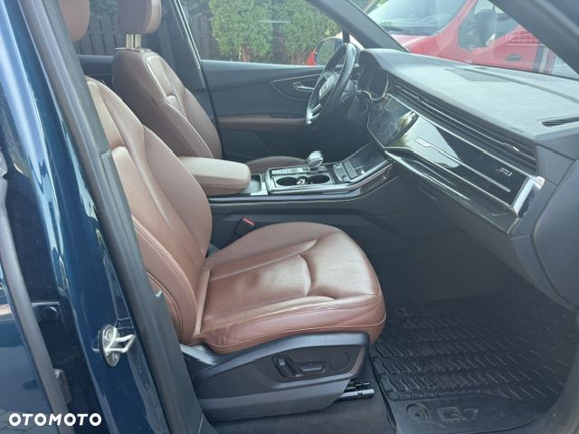 Audi Q7 - 6