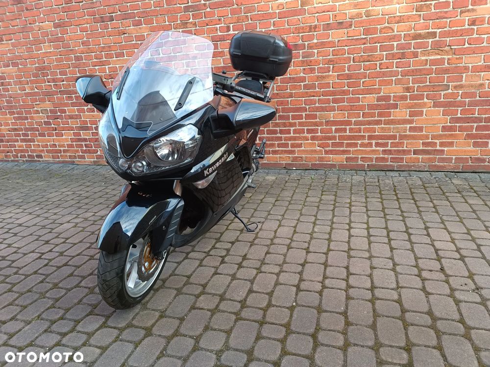 Kawasaki GTR - 14