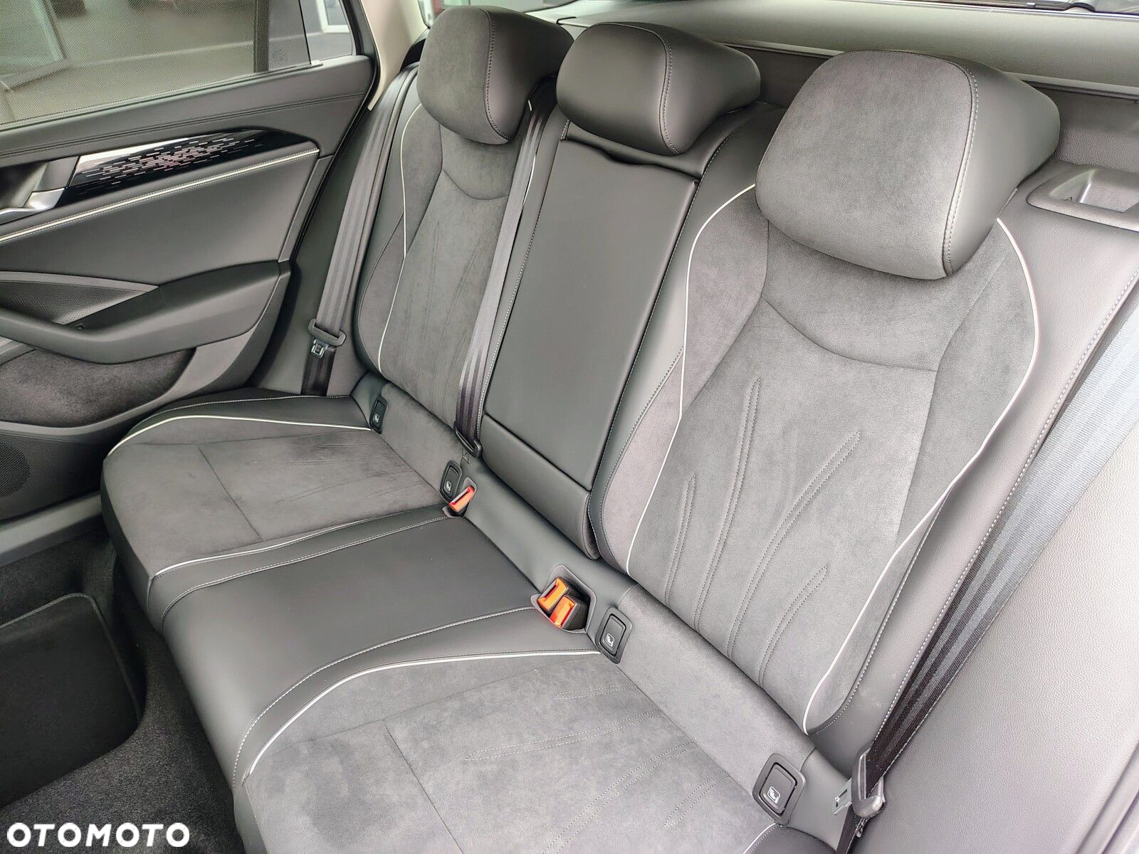 Volkswagen Passat - 26